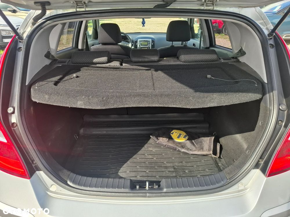 Hyundai i30 1.6 CRDi Comfort EU5 - 14