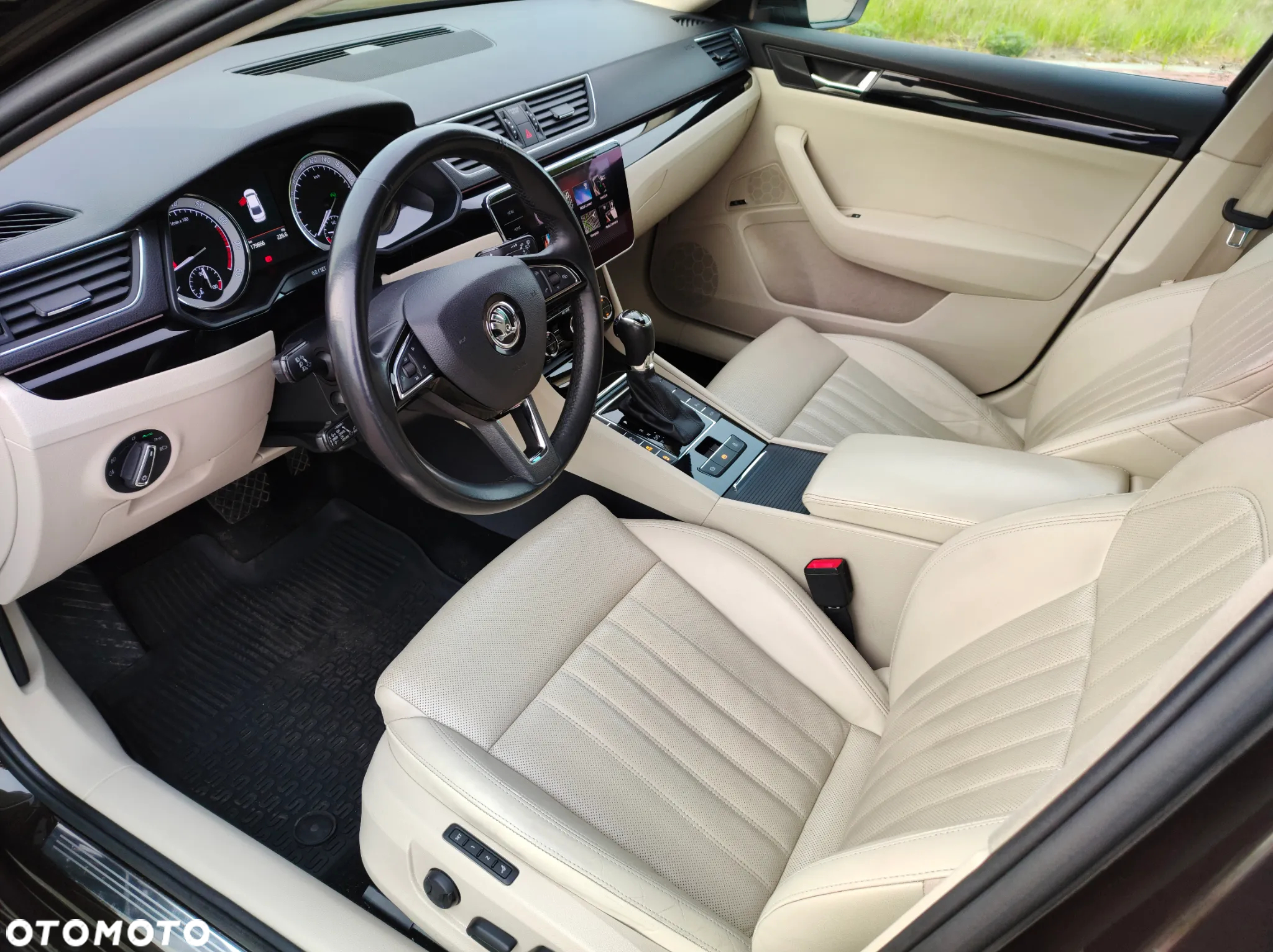 Skoda Superb 2.0 TSI 4x4 L&K DSG - 9