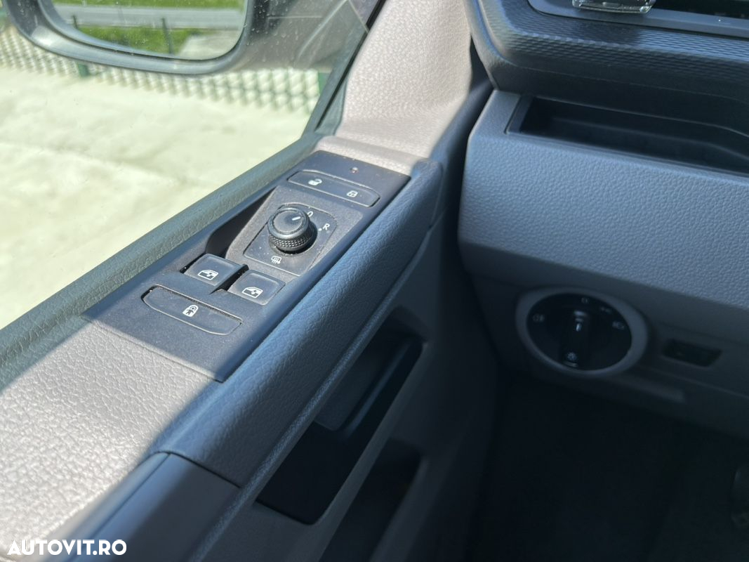 Volkswagen Transporter Sasiu CD T6.1 2.0 TDI 81 kW LR - 32