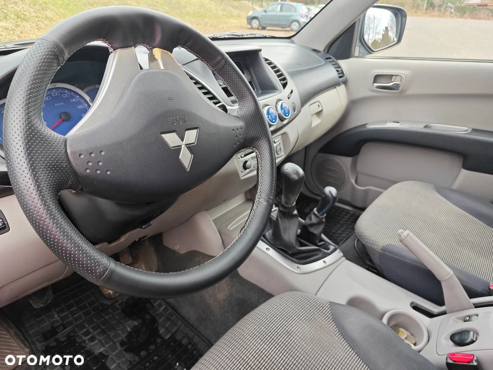 Mitsubishi L200 2.5 DID Intense - 9