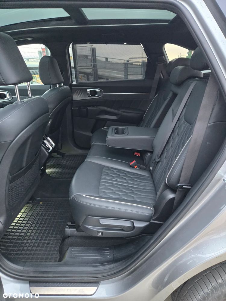 Kia Sorento - 32