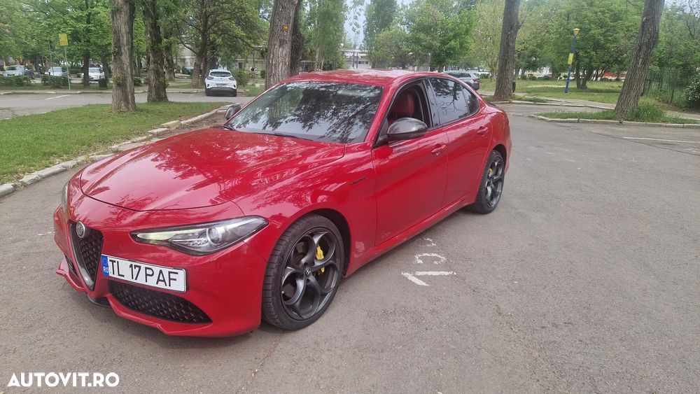 Alfa Romeo Giulia 2.0 Turbo AWD AT8 Veloce - 2