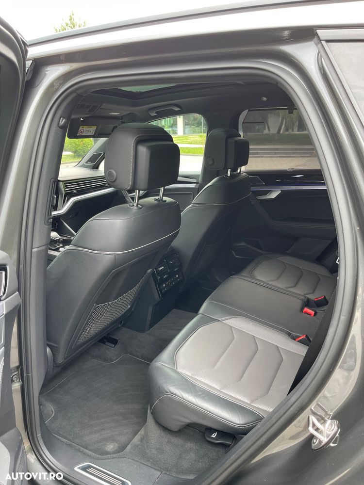 Volkswagen Touareg V6 TDI R-Style - 36
