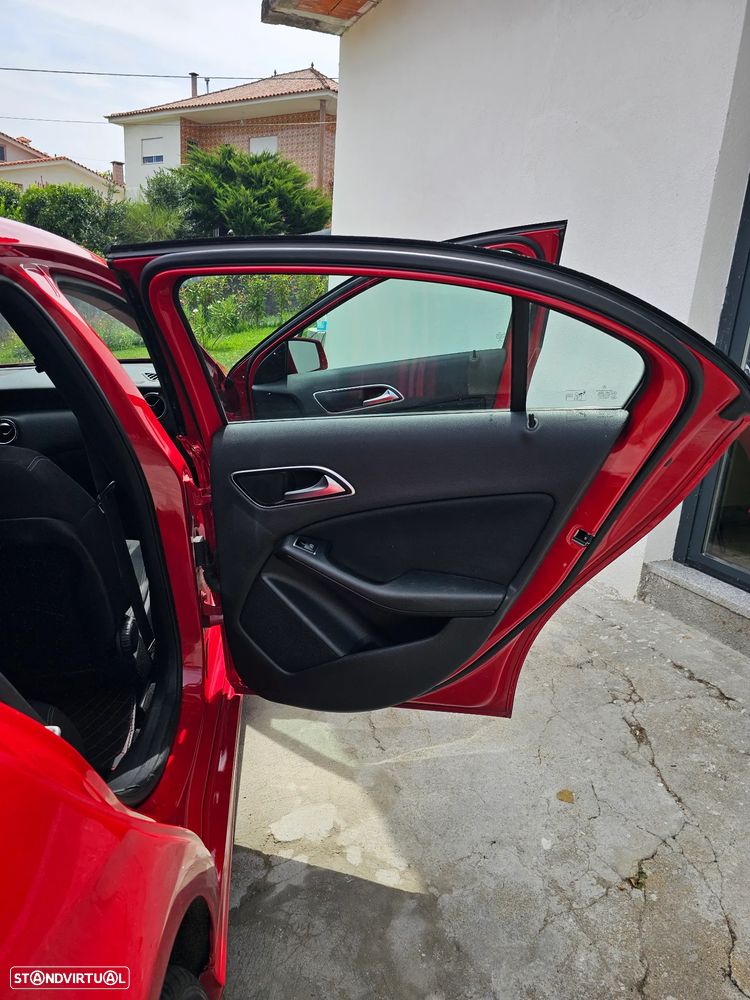Mercedes-Benz A 180 CDI (BlueEFFICIENCY) - 10