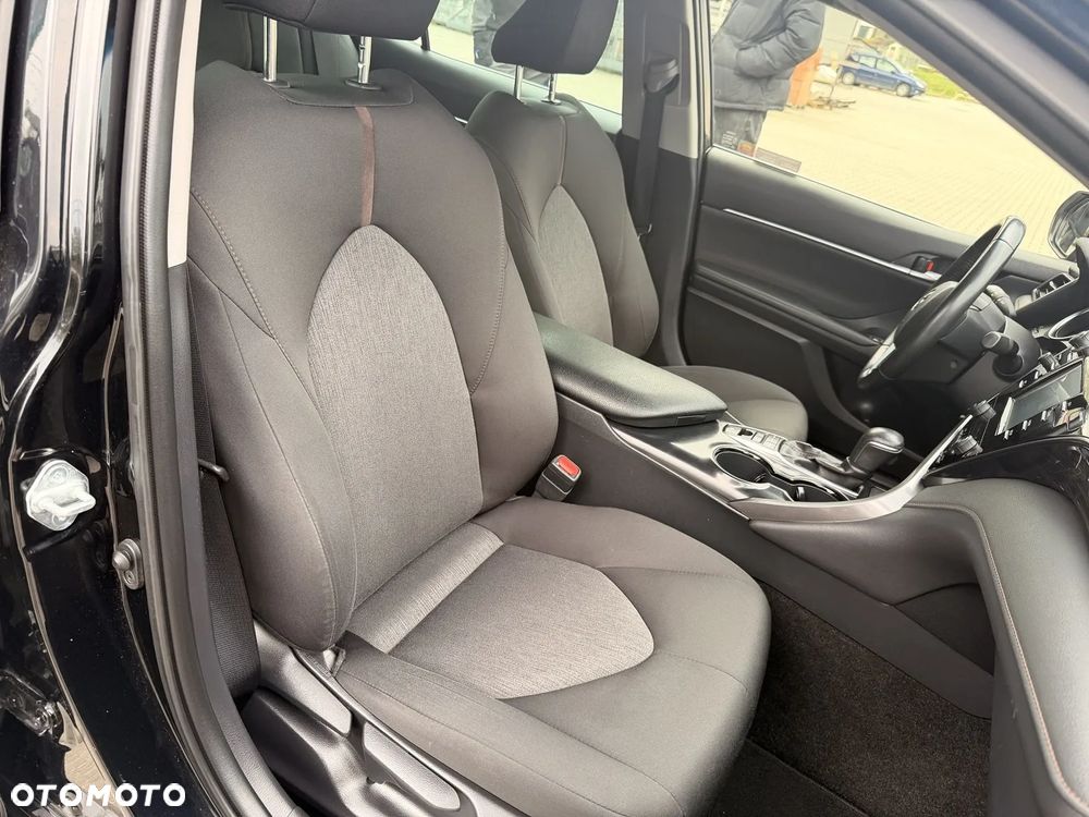 Toyota Camry 2.5 Hybrid Executive CVT - 9