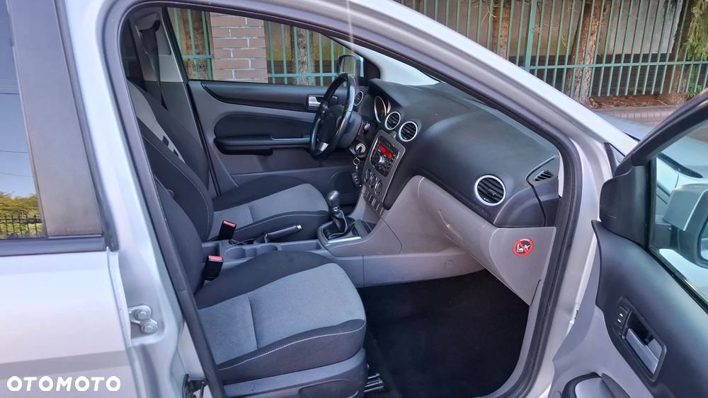 Ford Focus 1.8 FF Platinium X - 11