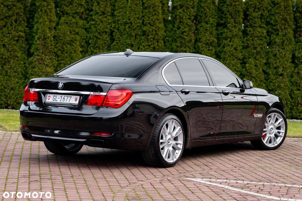 BMW Seria 7 750i xDrive - 9