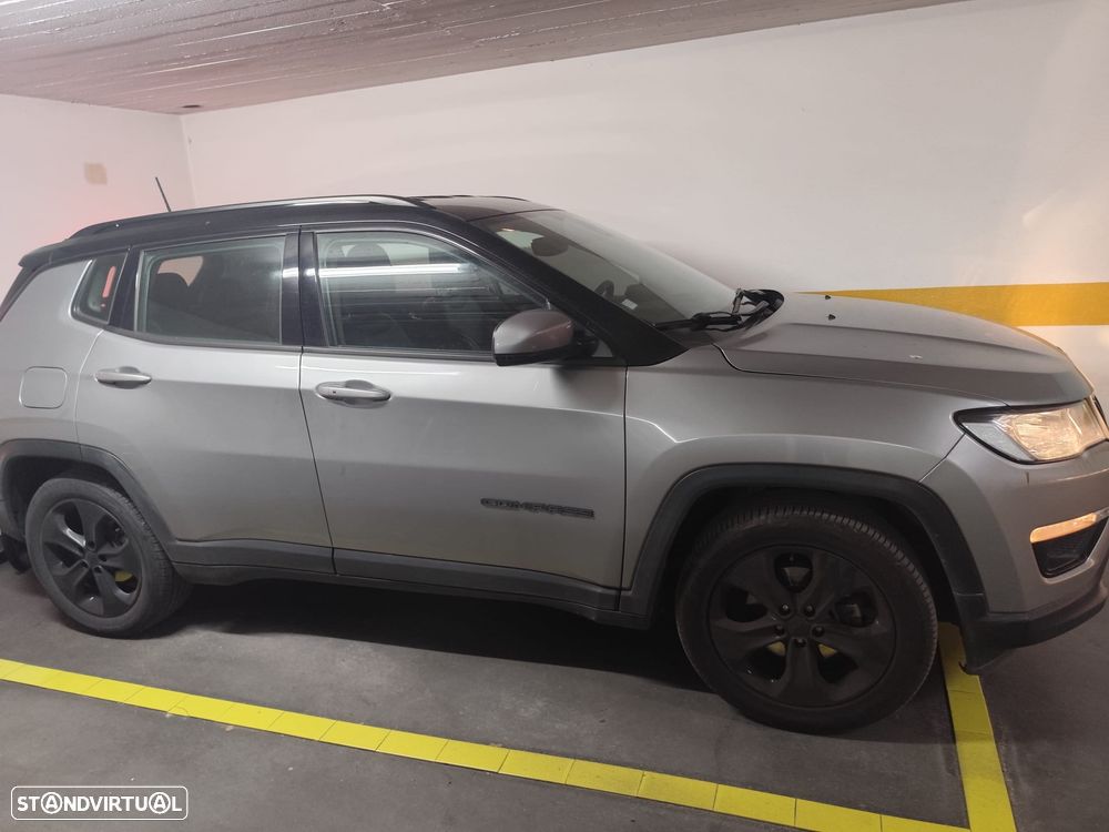 Jeep Compass 1.6 M-Jet Night Eagle — fotografia 11