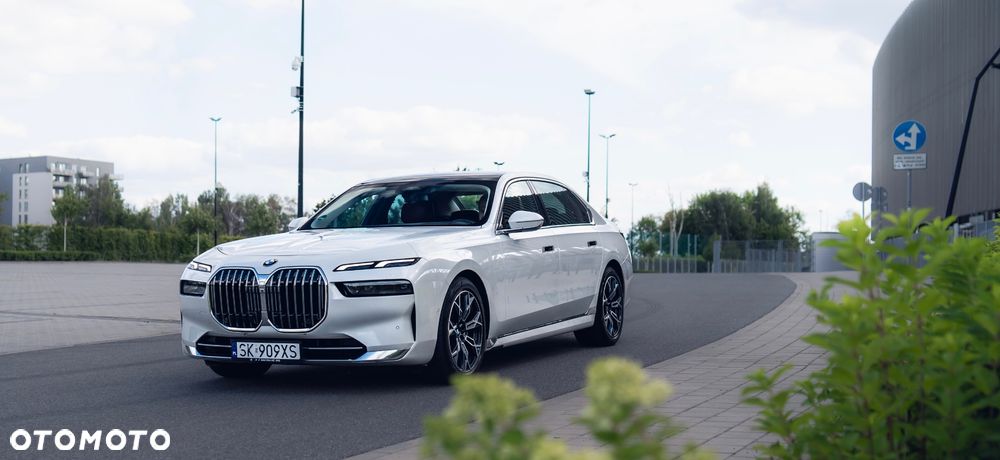 BMW Seria 7 730d xDrive mHEV - 6