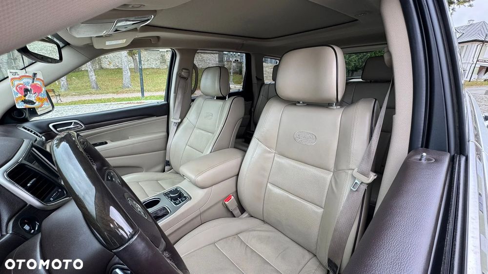 Jeep Grand Cherokee - 11
