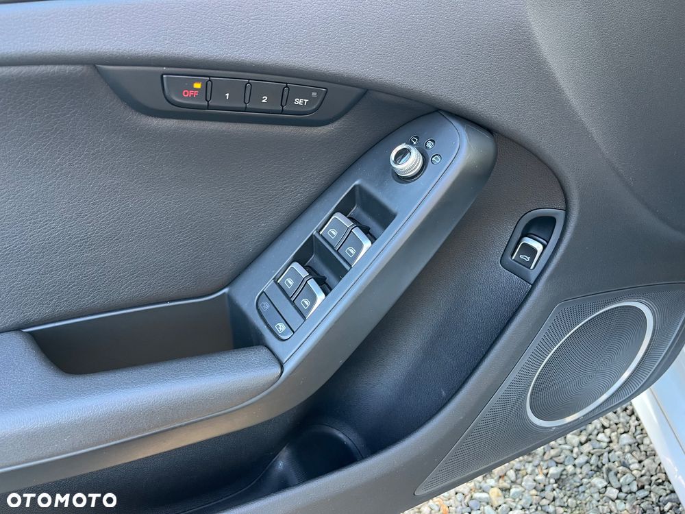 Audi A4 Limousine 2.0 TFSI multitronic S line Sportpaket - 17