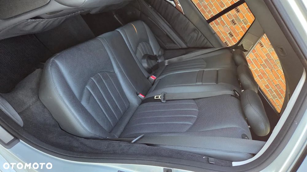 Mercedes-Benz Klasa E - 23