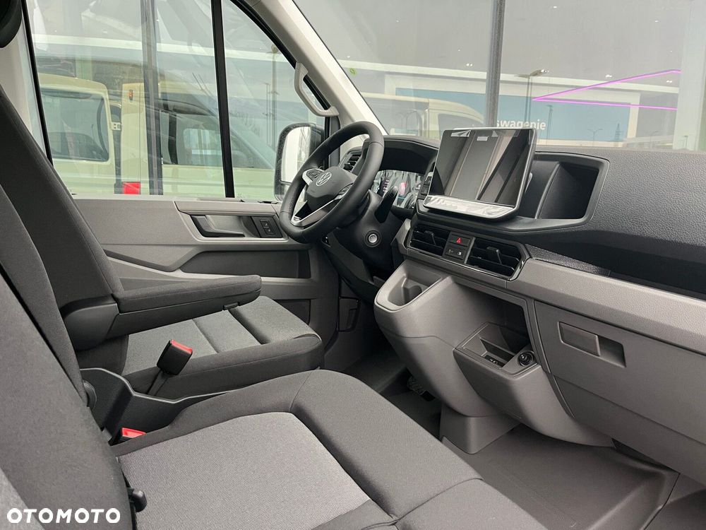 Volkswagen Crafter 35 2.0 TDI L3H3 177 KM AUTOMAT - 9