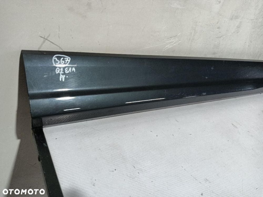LISTWA DRZWI PRAWY PRZÓD AUDI Q2 81A 81A853960 - 2