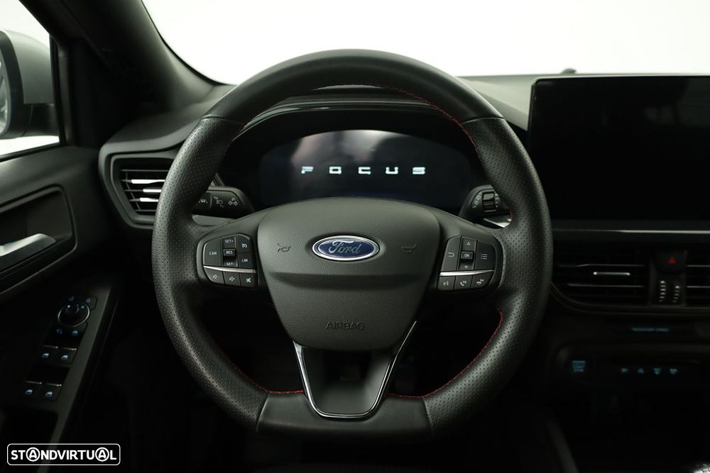 Ford Focus 1.0 EcoBoost MHEV ST-Line X - 15