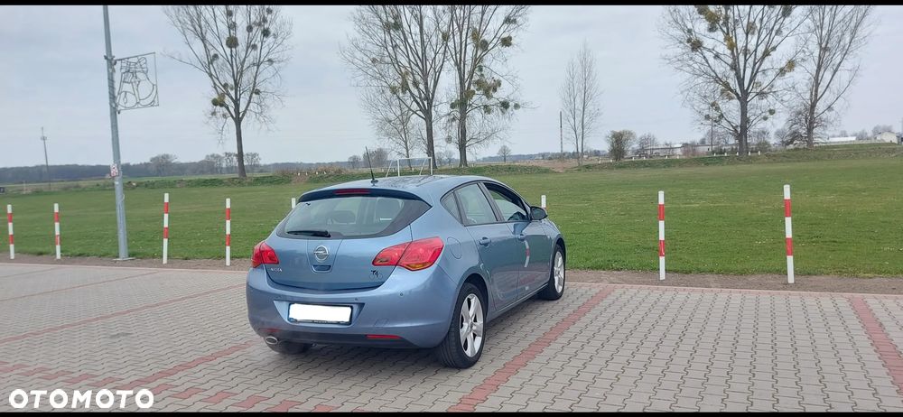 Opel Astra 1.4 Turbo - 4