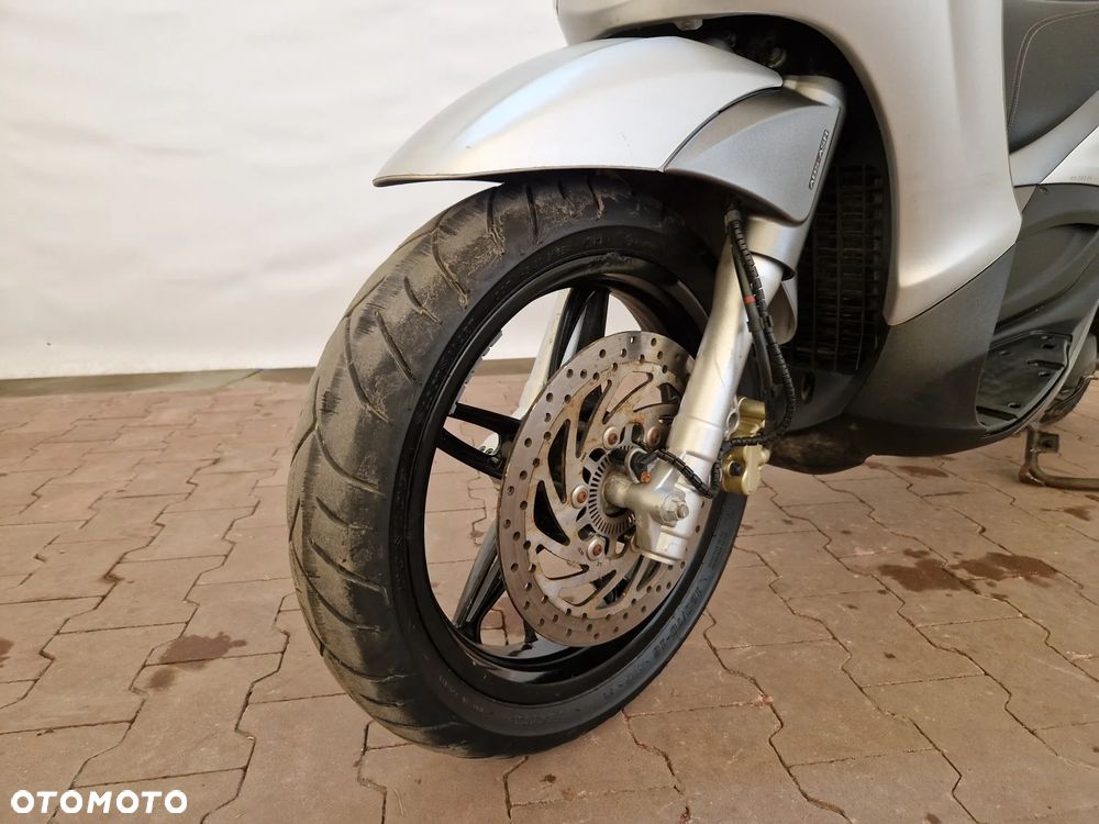 Piaggio Beverly - 14