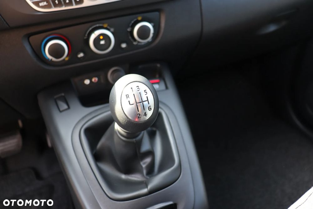 Renault Scenic 1.6 16V 110 Expression - 15