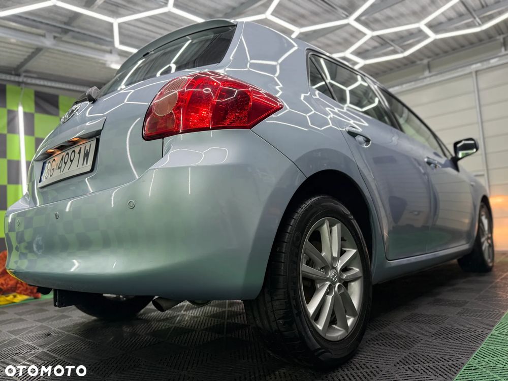 Toyota Auris 1.6 VVT-i Executive - 24