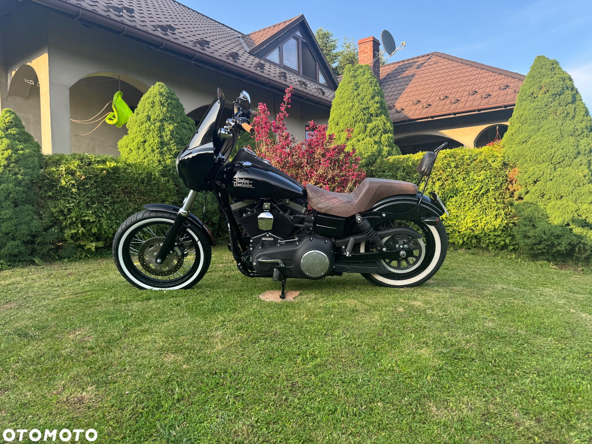Harley-Davidson Dyna Street Bob - 1