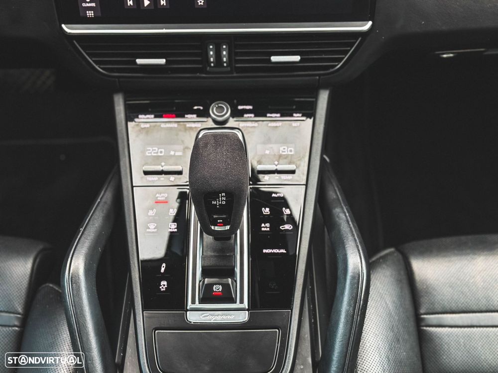 Porsche Cayenne Coupé E-Hybrid - 30