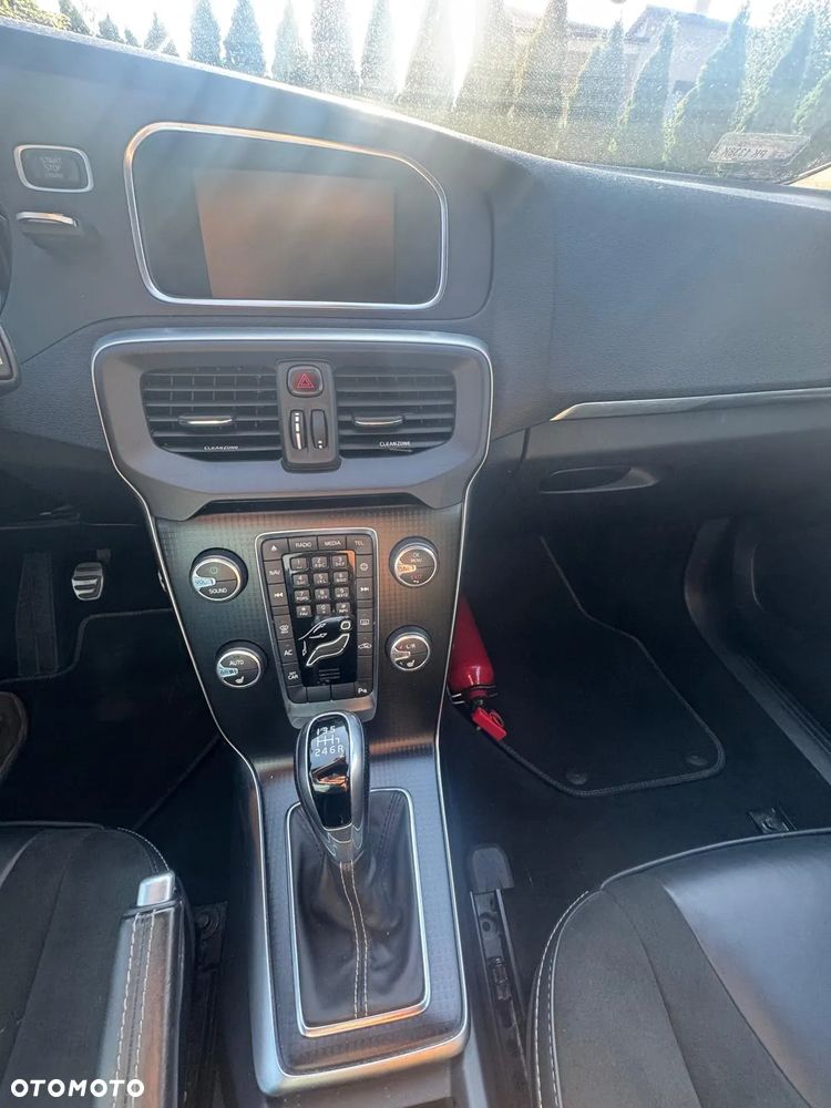 Volvo V40 D2 Drive-E SCR R-Design Momentum - 5