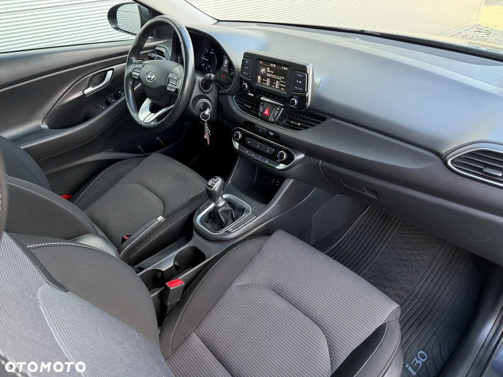 Hyundai i30 1.6 D Classic + - 11