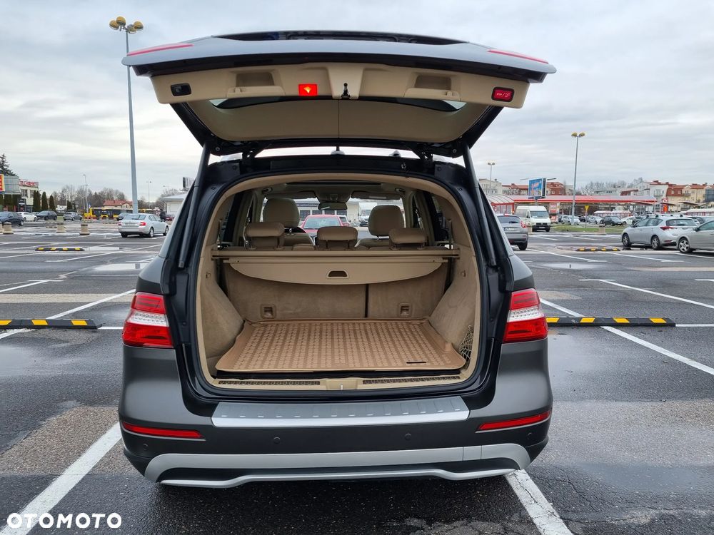 Mercedes-Benz ML - 11