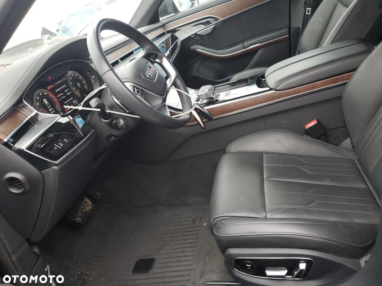 Audi A8 - 7