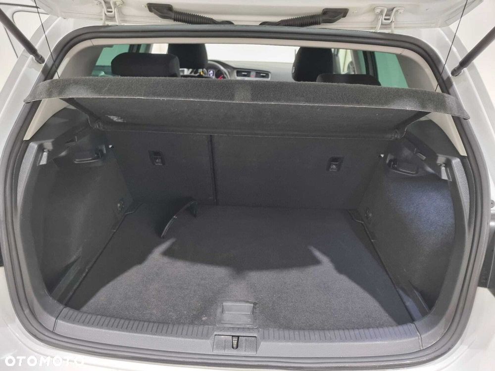 Volkswagen Golf - 27