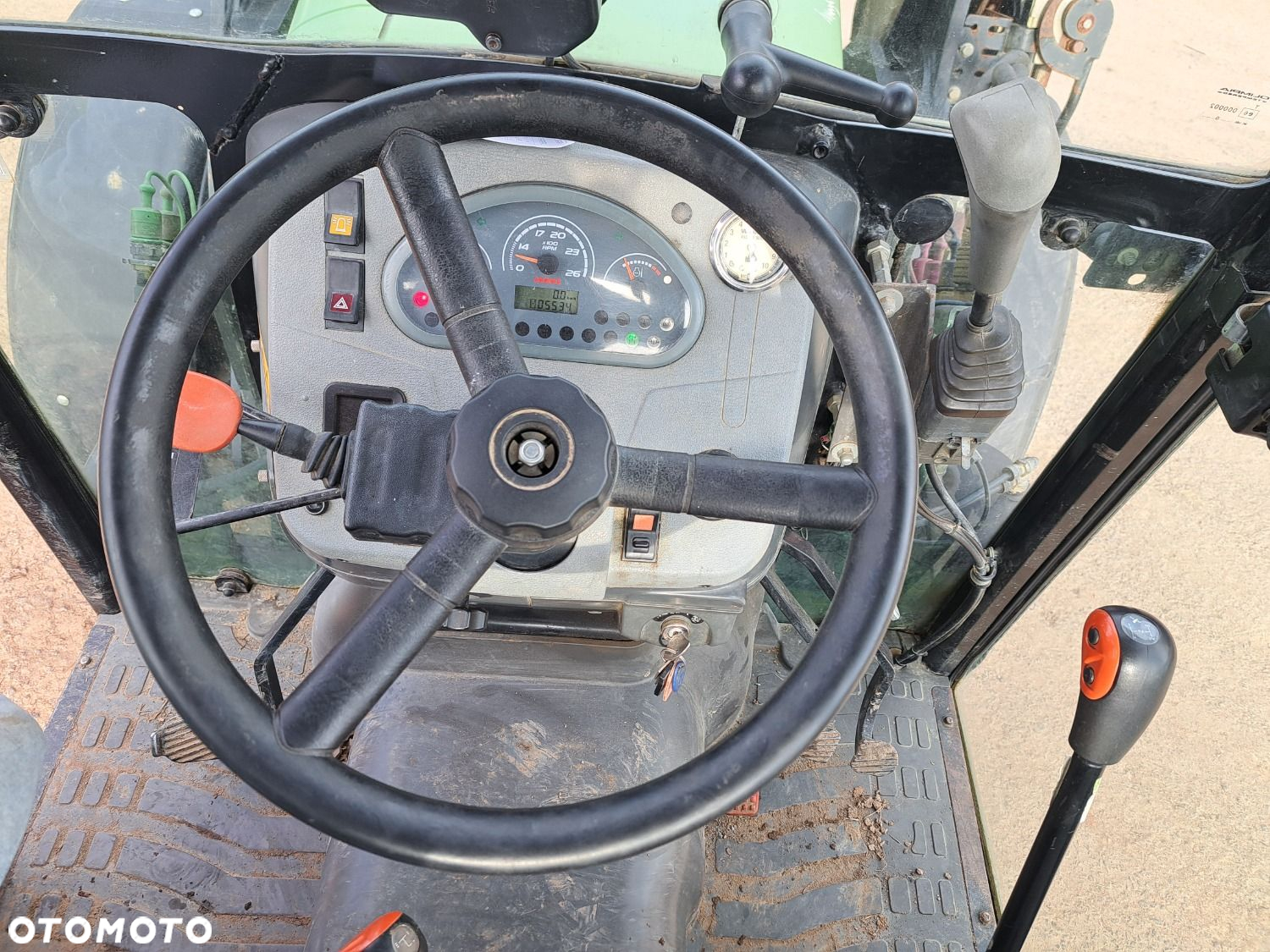 Claas Nexos 240 F 4X4 - 19