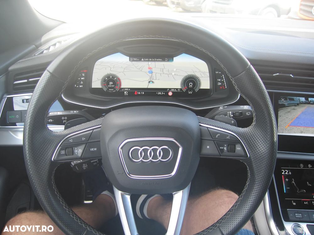 Audi Q8 - 2