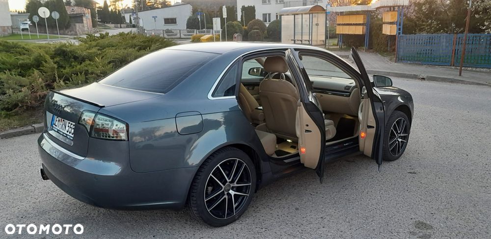 Audi A4 Limousine - 14