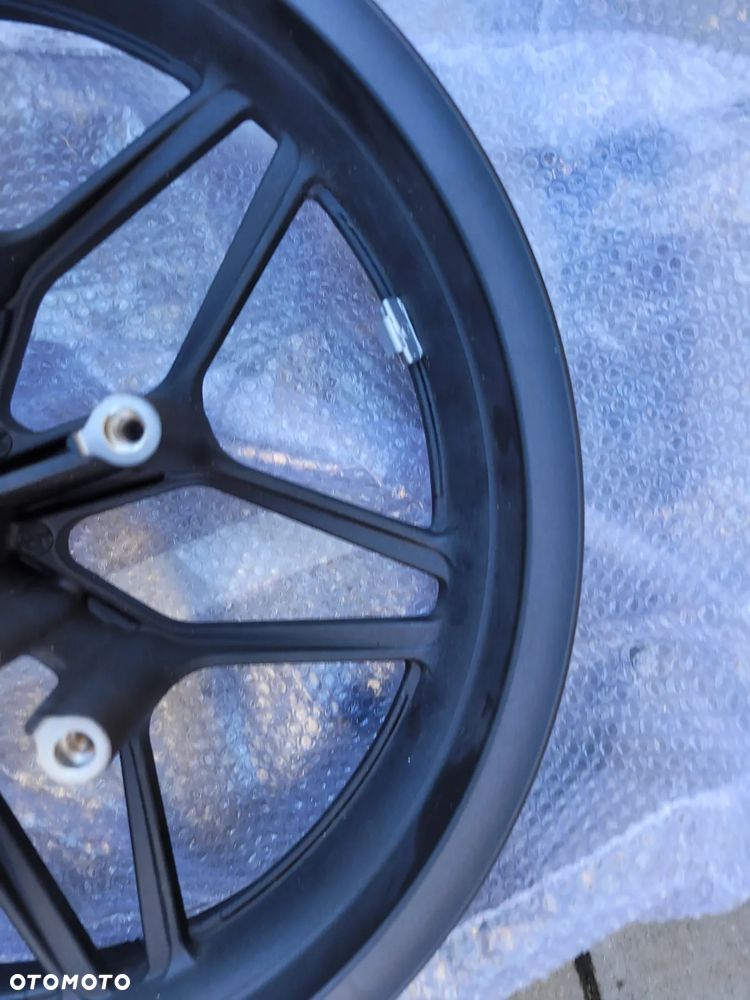 Felga przód, przednia Honda Forza 125 - 11