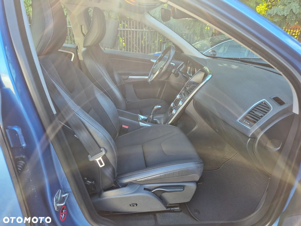 Volvo XC 60 D3 Drive-E Momentum - 20