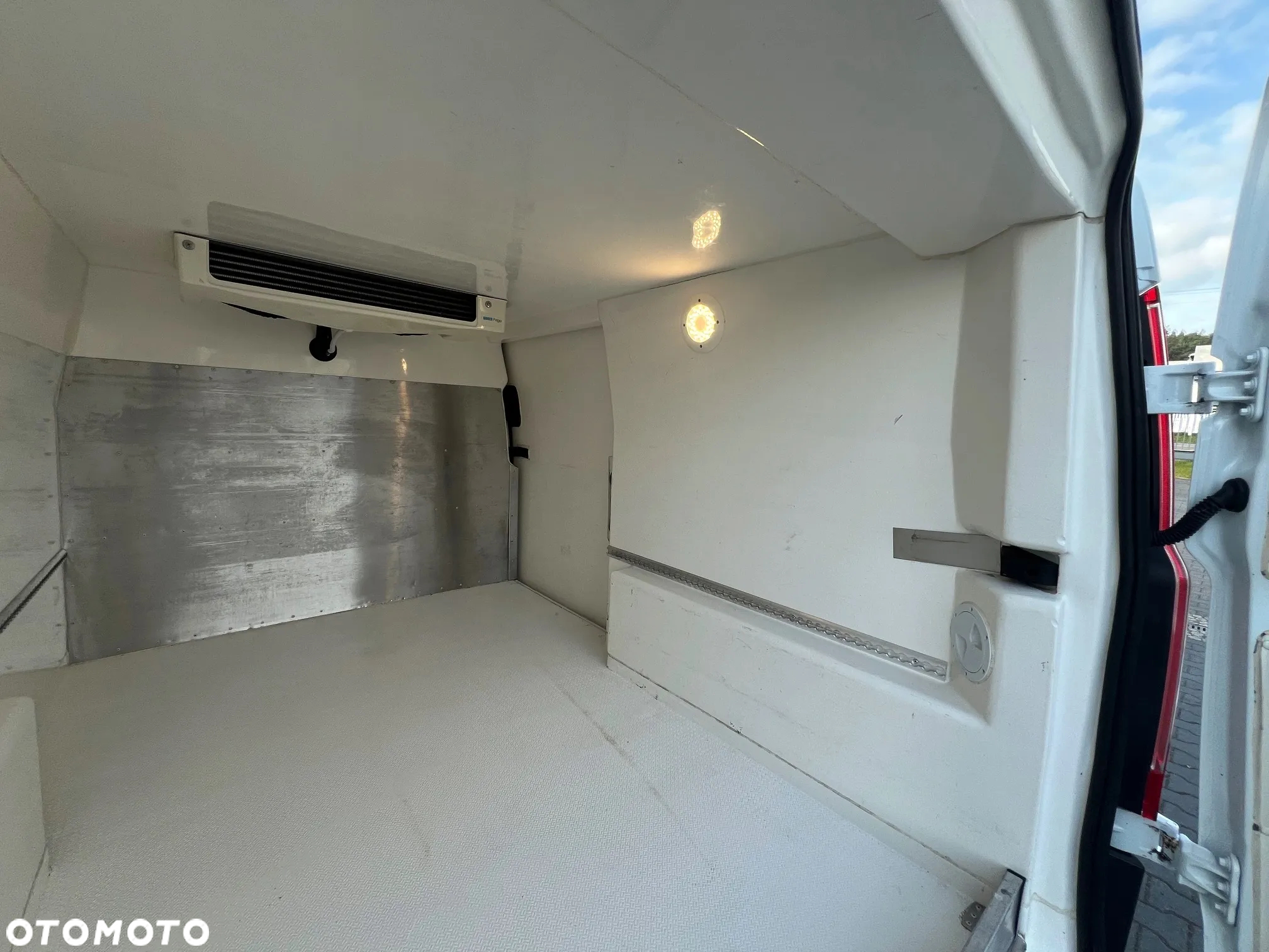 Ford Transit Custom Blaszak Chłodnia Izoterma Zarejestrowany w PL - 18