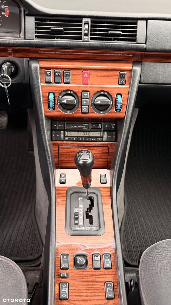Mercedes-Benz W124 (1984-1993) - 33