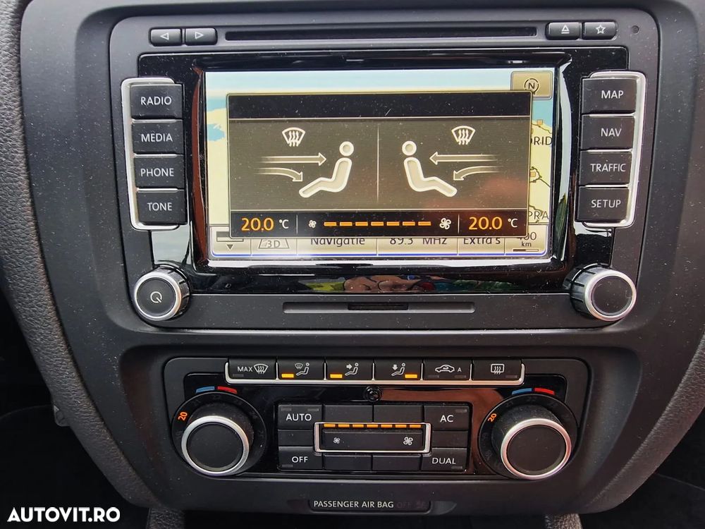 Volkswagen Jetta 1.6 TDI DSG Blue Motion Technology Life - 19