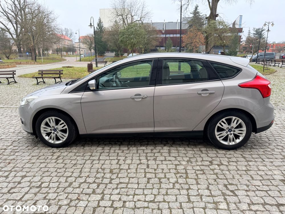 Ford Focus 1.6 Trend - 35