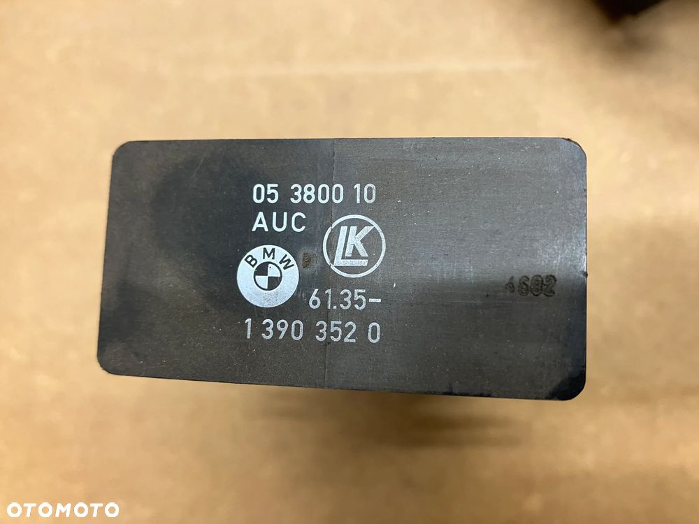 MODUŁ STEROWNIK CZUJNIK AUC POWIETRZA BMW E31 E32 E34 1390352 - 2