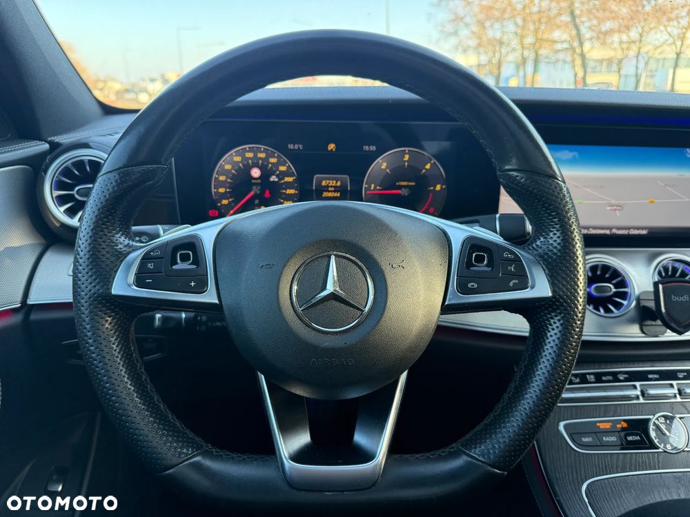 Mercedes-Benz Klasa E 220 d 4-Matic 9G-TRONIC - 19