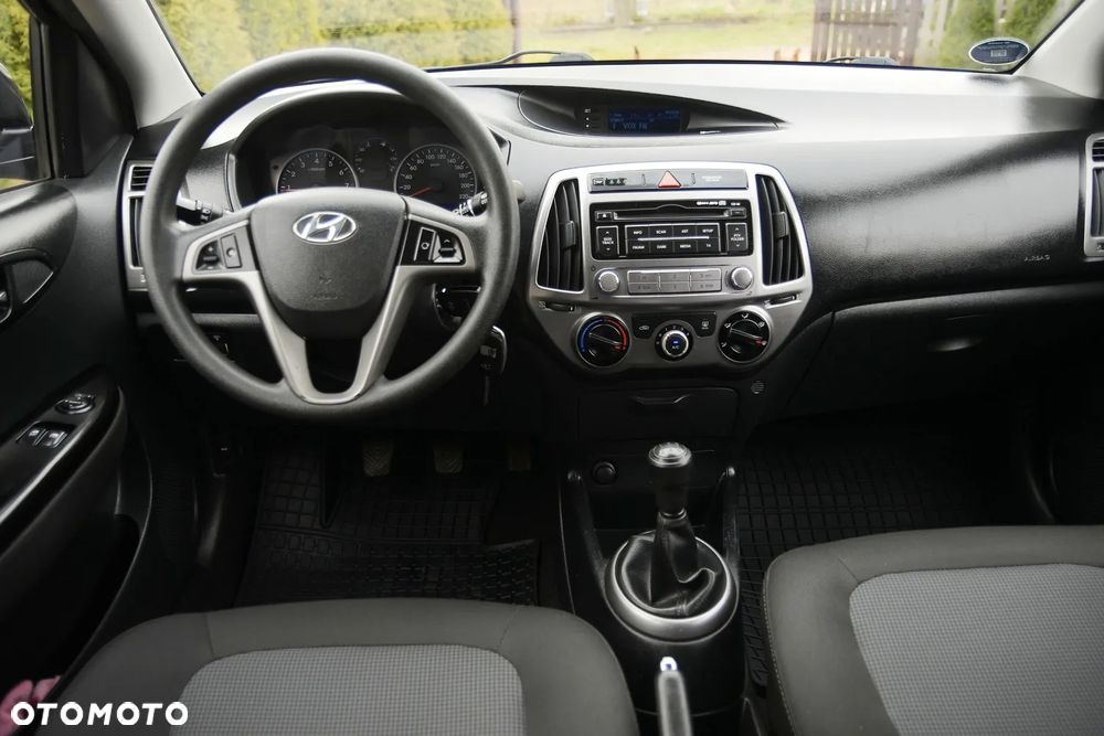 Hyundai i20 - 24