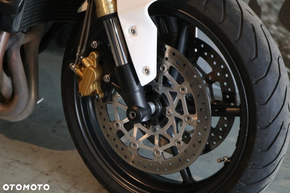Triumph Street Triple - 18