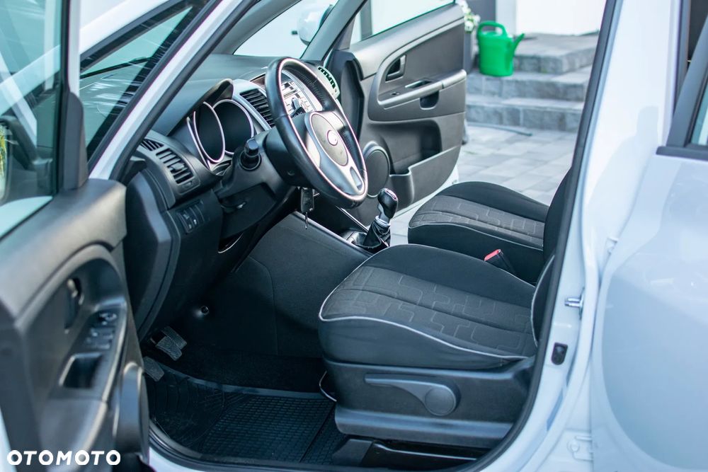 Kia Venga - 5