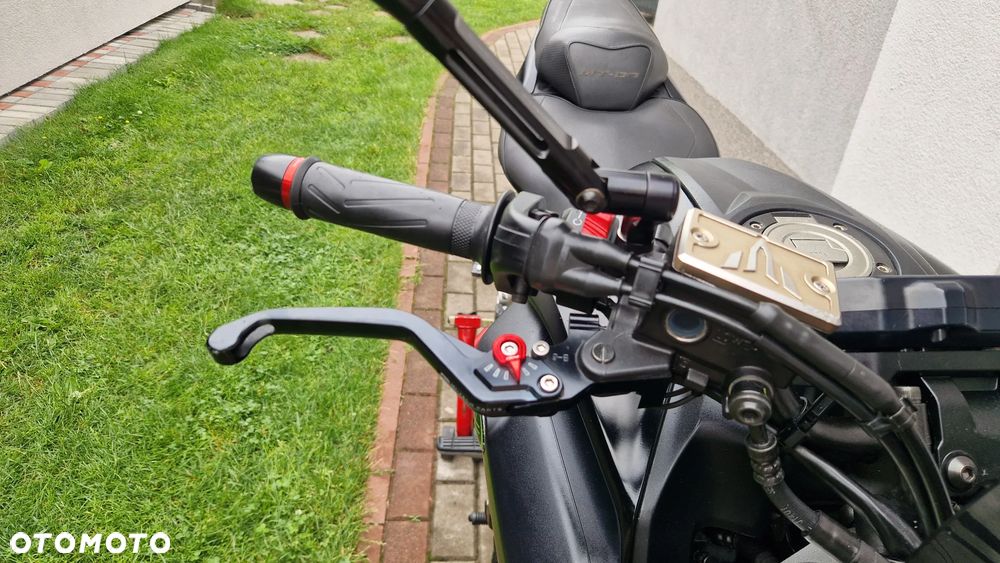 Yamaha MT - 9
