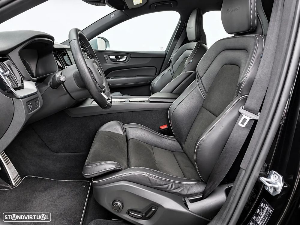 Volvo XC 60 2.0 D4 R-Design Geartronic — photo 4