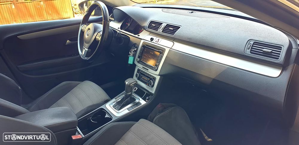 VW Passat CC 2.0 TDi BlueMotion DSG - 13
