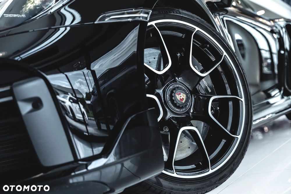 Porsche 911 Turbo S - 4