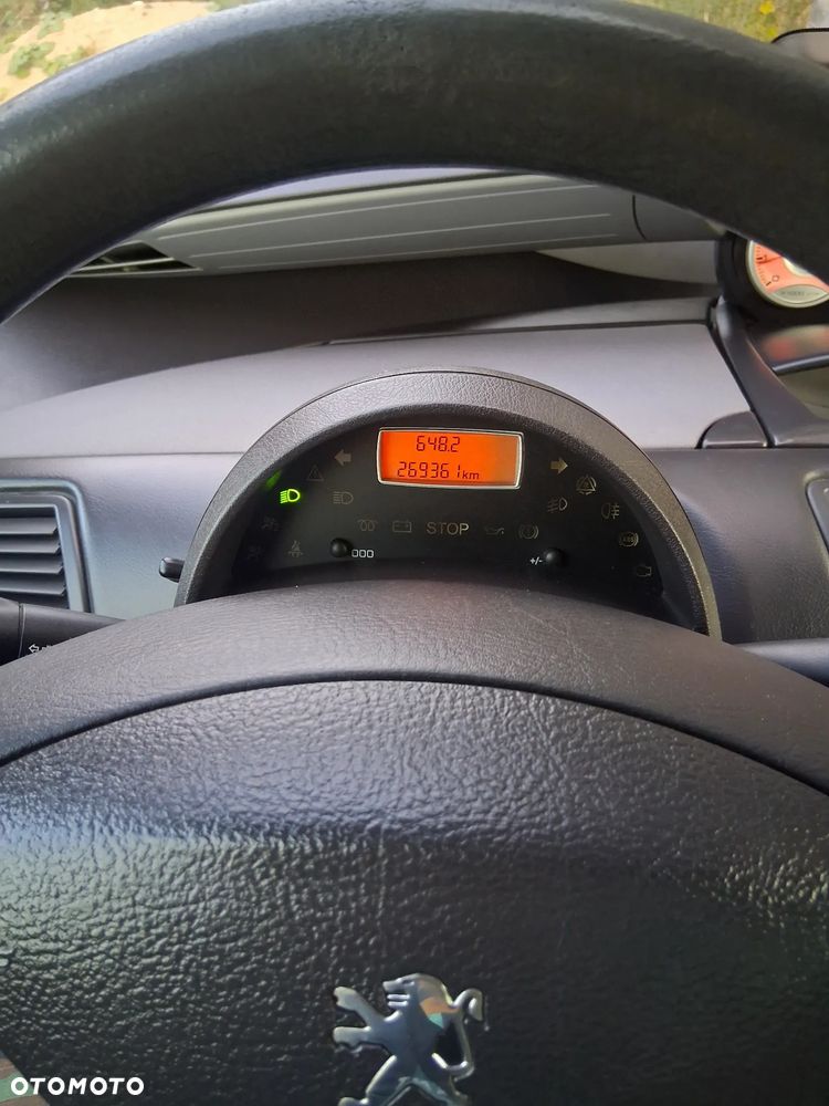 Peugeot 807 2.0 SR - 10