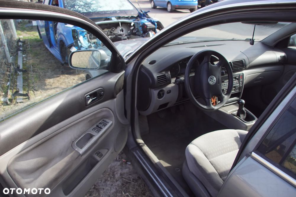 Auto na części - Volkswagen Passat B5 Lift 1.9 TDI 131 KM AVF FRK LD7W 2003R Silnik Skrzynia Drzwi Maska Błotnik Klapa Zderzak Lusterko Lampa Klamka Szyba Deska Kokpit Sterownik Moduł Czujnik Licznik Panel Kierownica - 8